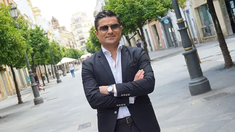 Alfonso Merlos en la Calle Larga de Jerez | elMIRA.es