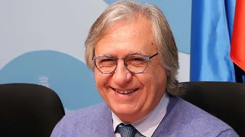 Paco Camas en uno de los primeros minutos de la rueda de prensa