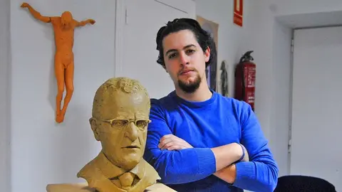El artista Jos&eacute; Miguel Gonz&aacute;lez Morales en su estudio |  Foto de Manuel Jes&uacute;s Ruiz