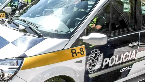 Un coche de la Polic&iacute;a Local de C&aacute;diz