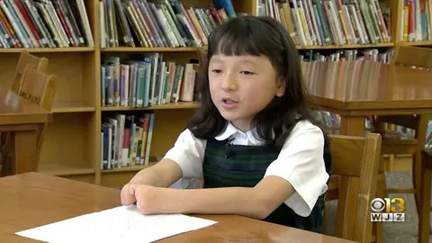 Sara Hinesley was born with no hands and recently won a handwriting contest.
https://baltimore.cbslocal.com/2019/04/16/sara-hinesley-born-without-hands-resilient/
Credit: WJZ/CBS