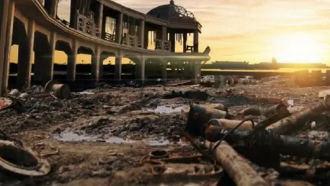 Montaje de c&oacute;mo podr&iacute;a afectar un Tsunami a la Playa de la Caleta en C&aacute;diz