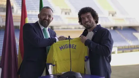 &Aacute;ngel Gago, durante la presentaci&oacute;n del spot promocional del C&aacute;diz. 