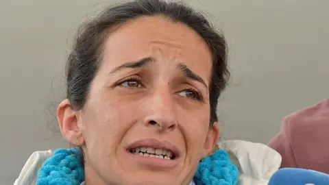 GRAF5188 N&Iacute;JAR (ALMER&Iacute;A) 05/03/2018.,- Patricia Ramirez ,madre de Gabriel, el ni&ntilde;o de 8 a&ntilde;os desaparecido el pasado martes en Las Hortichuelas en N&iacute;jar (Almer&iacute;a), atendiendo hoy a los medios, a los que ha dicho que la noticia de que la camiseta interior hallada este s&aacute;bado contiene ADN de su hijo es "un rayo de luz de estar en el camino". EFE/Carlos Barba