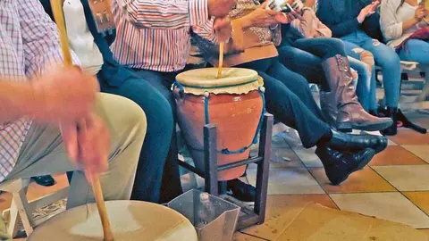 Los villancicos resuenan en las Zambombas de Jerez