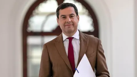 El presidente de la Junta Juanma Moreno, en el Palacio de San Telmo. - JES&Uacute;S PRIETO / EUROPA PRESS - Archivo