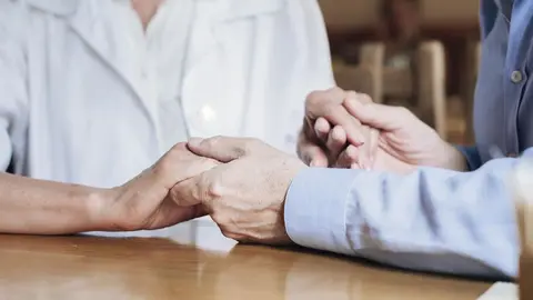 Anciano en una residencia