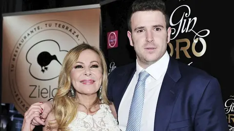 Ana Obreg&oacute;n y su hijo, Alexandro Lecquio