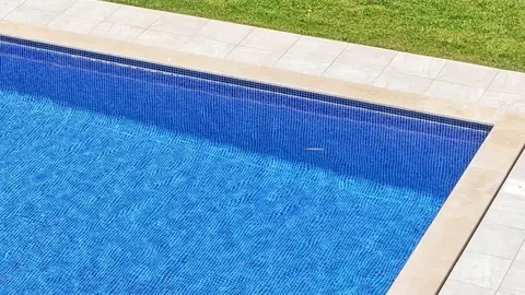 Interior de una piscina