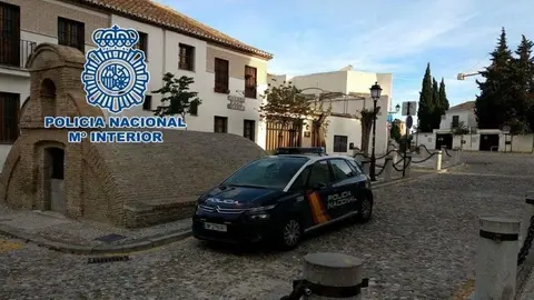 Polic&iacute;a Nacional en el Albaic&iacute;n (Granada)