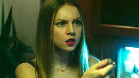 Ester Exp&oacute;sito en 'Cuando los &aacute;ngeles duermen'