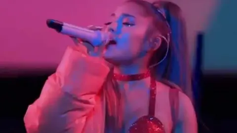 Ariana Grande en su documental de Netflix