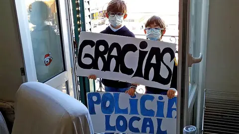 Mensaje en un video elaborado por la Polic&iacute;a Local de M&aacute;laga para dar las gracias a ni&ntilde;os y mayores por su apoyo durante el confinamiento | POLIC&Iacute;A LOCAL DE M&Aacute;LAGA