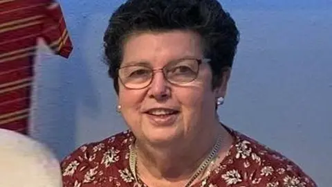 ANTONIA MAC&Iacute;AS | FACEBOOK