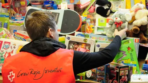 Cruz Roja recogiendo juguetes para ni&ntilde;os y ni&ntilde;as en situaci&oacute;n de vulnerabilidad
