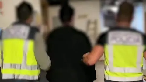 Una de las detenciones practicadas por la Polic&iacute;a Nacional