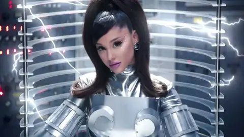 Ariana Grande en su videoclip '34+35'