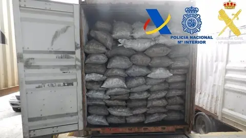 11/11/2020 Contenedor cargado de fardos de coca&iacute;na
POLITICA 
GC