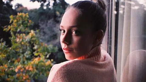 Ester Exp&oacute;sito