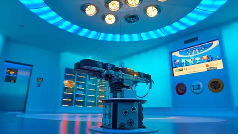 El quir&oacute;fano Optimus, en el Hospital Cl&iacute;nic de Barcelona, equipado con 5G. ALEJANDRO GARC&Iacute;A (EFE)