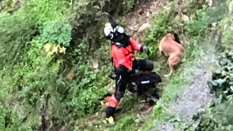 Rescate de perro en Tajo de Ronda, M&aacute;laga