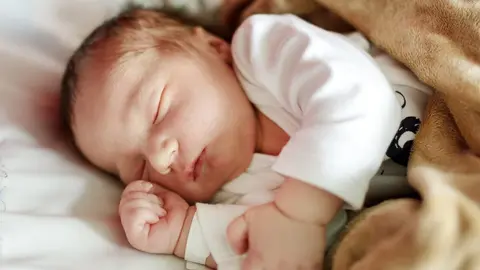 beb&eacute; reci&eacute;n nacido