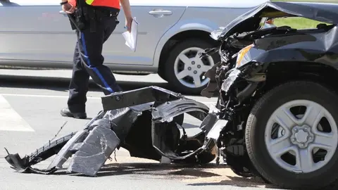 Accidente de tr&aacute;fico, colisi&oacute;n entre turismos.