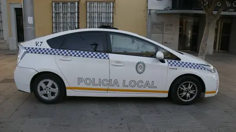 Un coche patrulla de la Polic&iacute;a Local