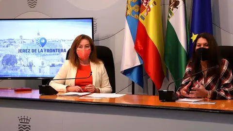 Mar&iacute;a Jes&uacute;s Herencia e Isabel Gallardo durante la presentaci&oacute;n de esta nueva herramienta | Foto: Junta de Andaluc&iacute;a