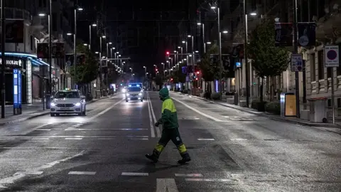 Espa&ntilde;a se encamina hacia el fin del toque de queda