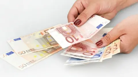 Billetes Euros recibidos por un Pr&eacute;stamo | Archivo El MIRA