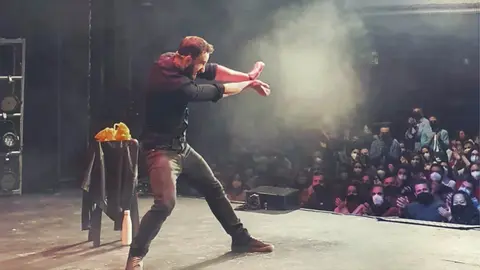 Dani Rovira durante su mon&oacute;logo 'Odio'