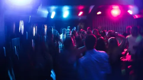 Fiesta ilegal | Imagen de Archivo