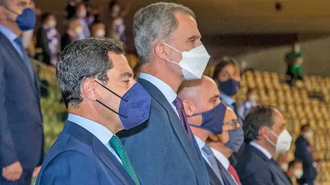 Juanma Moreno y Felipe VI en el estadio de la Cartuja | Foto de Junta de Andaluc&iacute;a