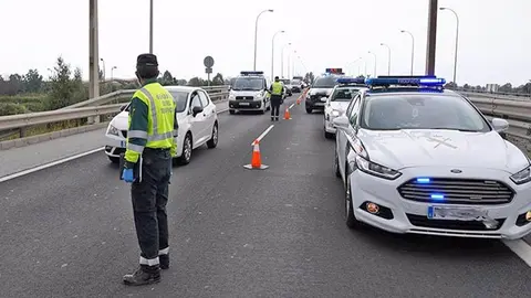 Guardia Civil control de carretera en Andaluc&iacute;a