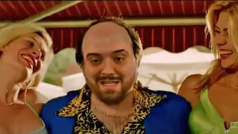 Ibai Llanos como Torrente