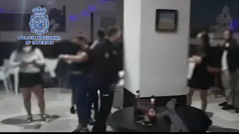 Fiesta ilegal en Sanl&uacute;car de Barrameda