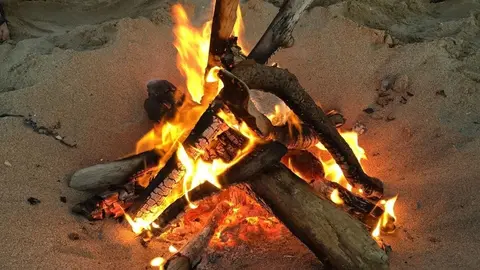 Acampada ilegal en la playa