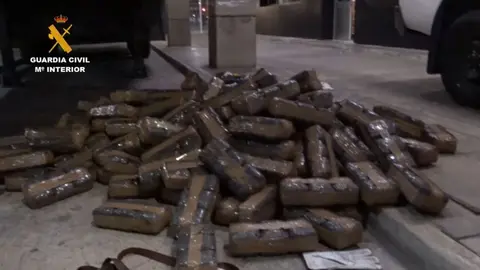 Hach&iacute;s introducido por la organizaci&oacute;n en el puerto de M&aacute;laga