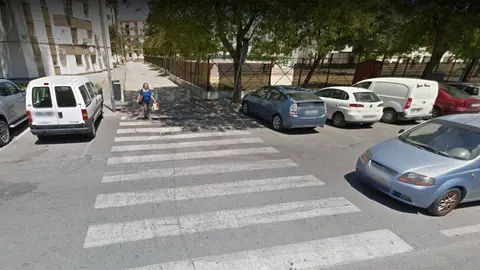Paso de peatones en la Calle Ja&eacute;n en Barriada La Granja de Jerez