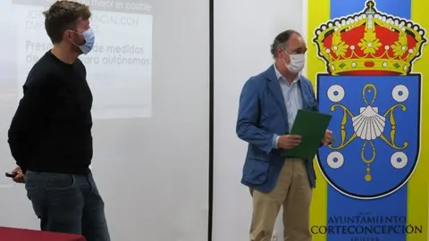 Junta y Ayuntamiento de Corteconcepci&oacute;n en Huelva / El Mira