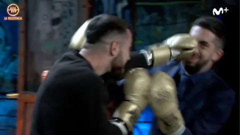 SANDOR MART&Iacute;N GOLPEA EN PLENO PROGRAMA A DAVID BRONCANO