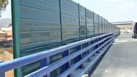 Pantallas ac&uacute;sticas en autov&iacute;as