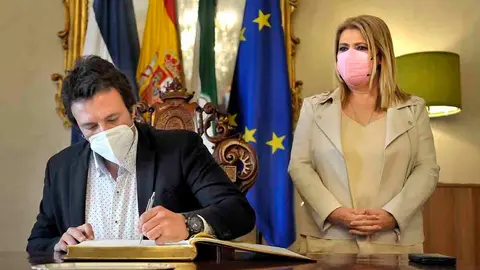 Mamen S&aacute;nchez y Jos&eacute; Mar&iacute;a Gonz&aacute;lez 'Kichi