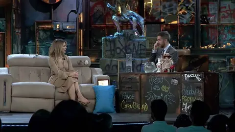 Juana Acosta y David Broncano en La Resistencia