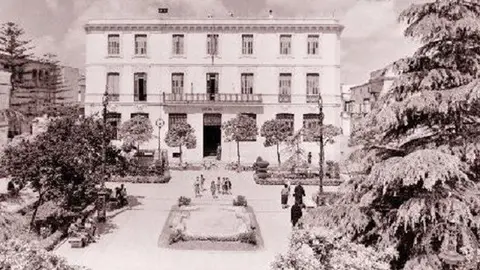 Alameda del Banco de Espa&ntilde;a 1954, actualmente Biblioteca Municipal- Jerez
