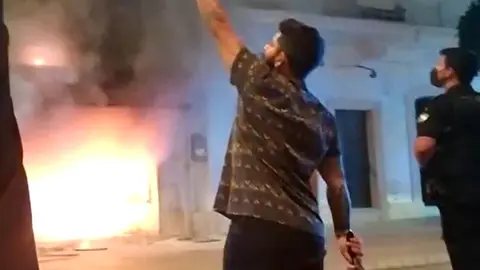 Incendio en el 130 de la Calle Real de San Fernando