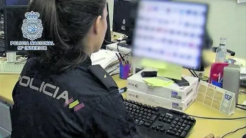 Investigadores de la polic&iacute;a