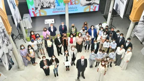 8 entidades son reconocidas por la Junta de Andaluc&iacute;a por defender a las familias