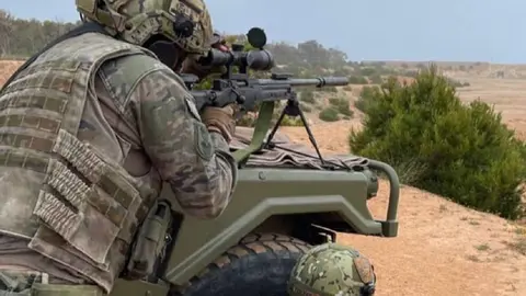 Militar durante unas maniobras